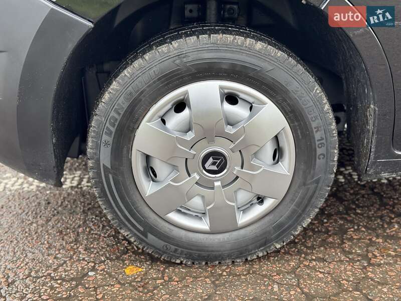 Грузовой фургон Renault Master 2017 в Дубно