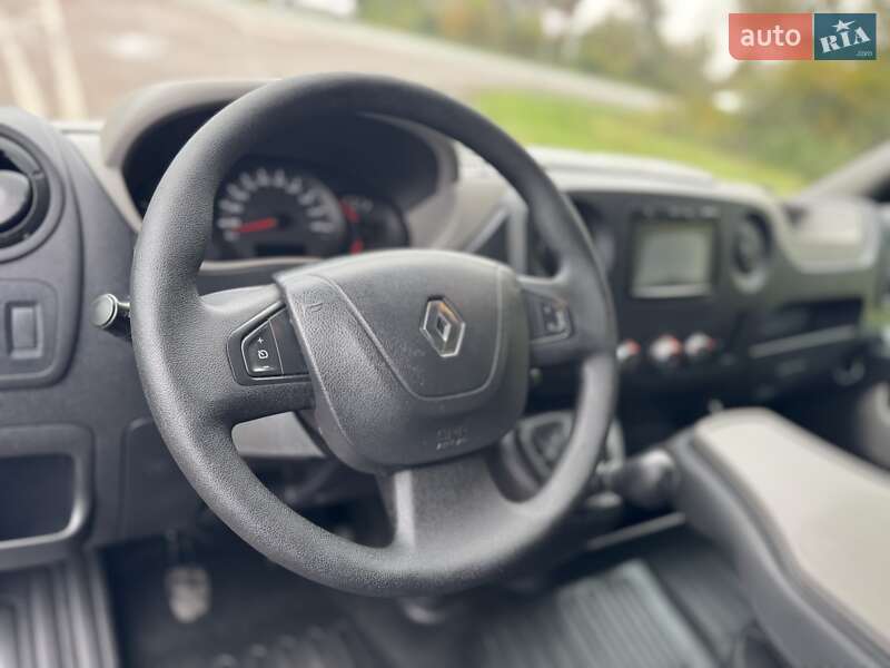 Грузовой фургон Renault Master 2017 в Дубно