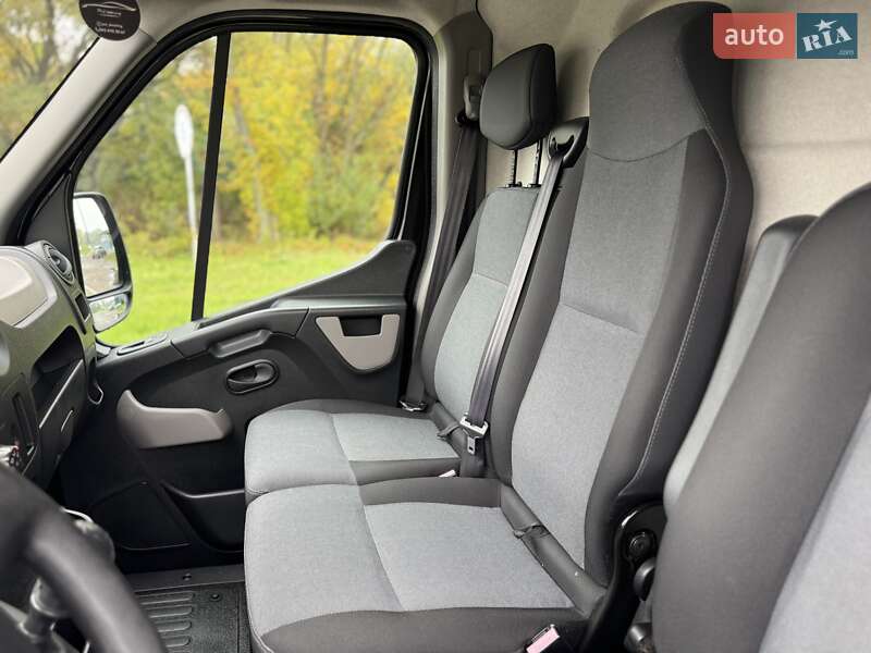 Грузовой фургон Renault Master 2017 в Дубно