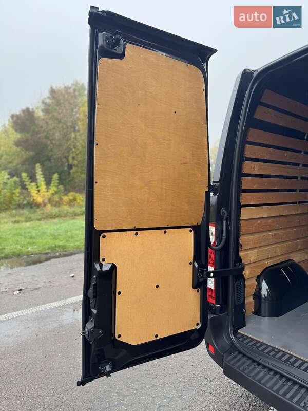 Грузовой фургон Renault Master 2017 в Дубно
