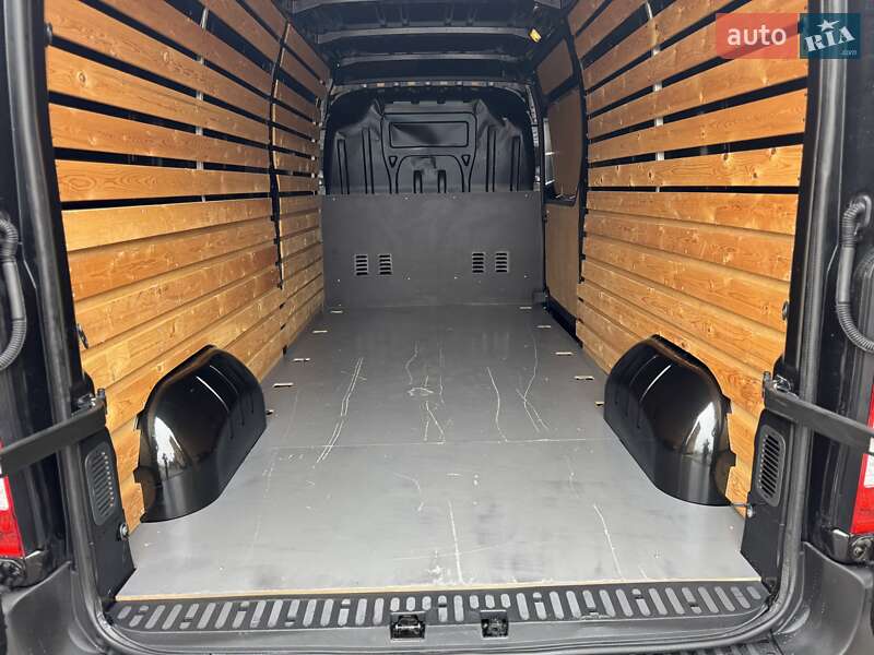 Грузовой фургон Renault Master 2017 в Дубно