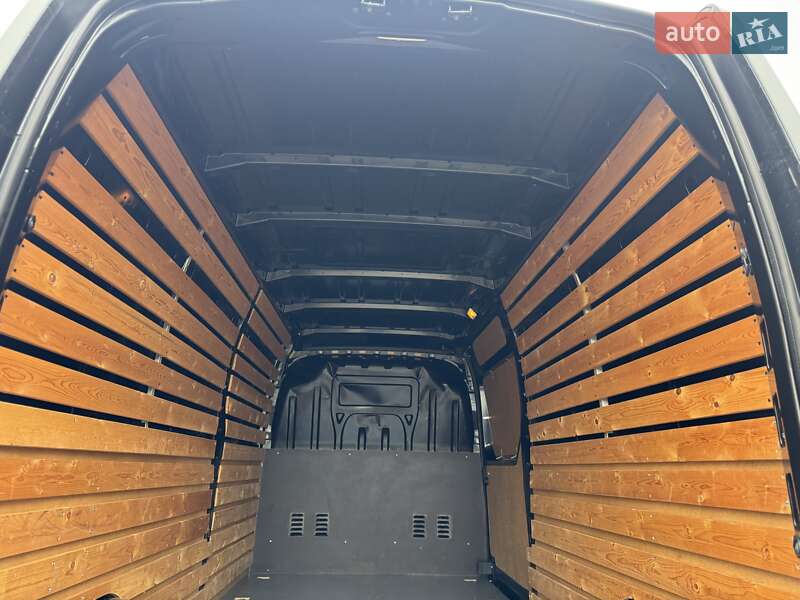 Грузовой фургон Renault Master 2017 в Дубно