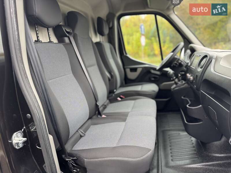 Грузовой фургон Renault Master 2017 в Дубно
