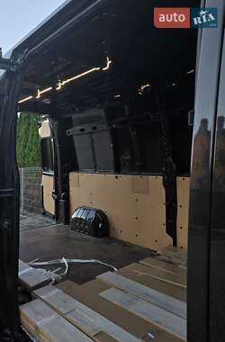 Грузовой фургон Renault Master 2020 в 