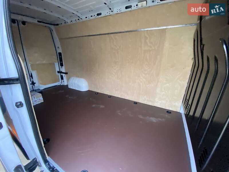 Грузовой фургон Renault Master 2022 в Киеве