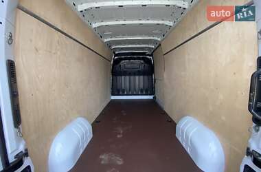 Грузовой фургон Renault Master 2022 в 