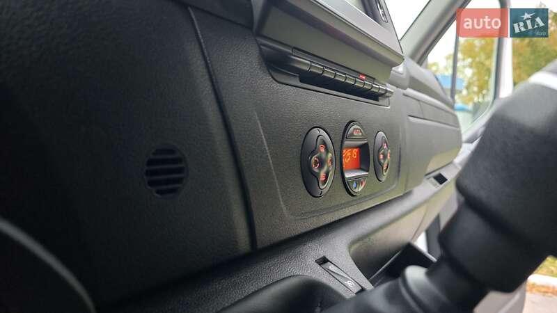 Вантажний фургон Renault Master 2021 в Житомирі