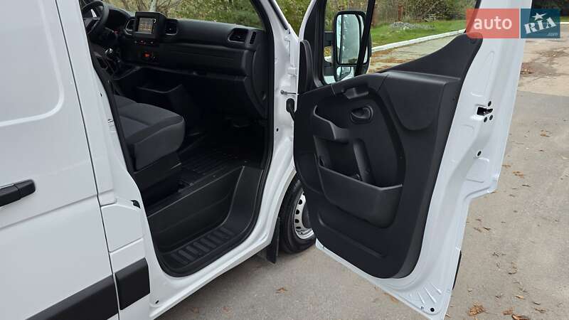 Вантажний фургон Renault Master 2021 в Житомирі