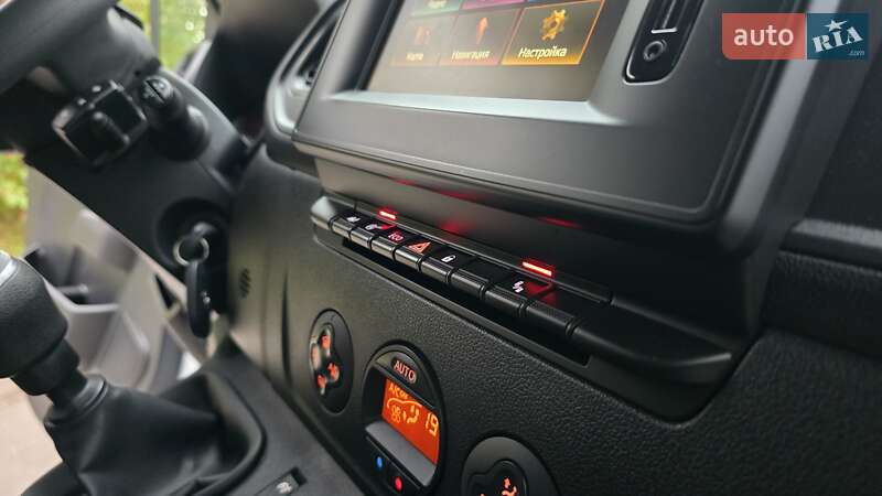 Вантажний фургон Renault Master 2021 в Житомирі