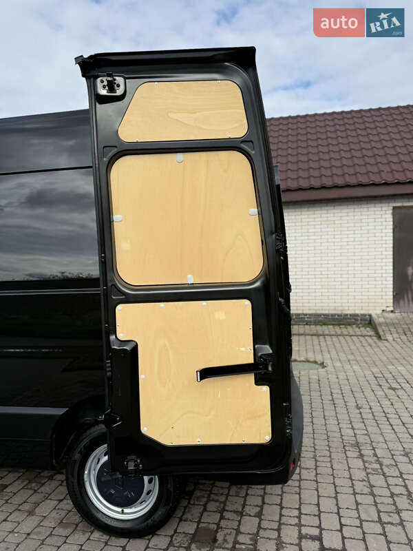 Грузовой фургон Renault Master 2022 в Киеве