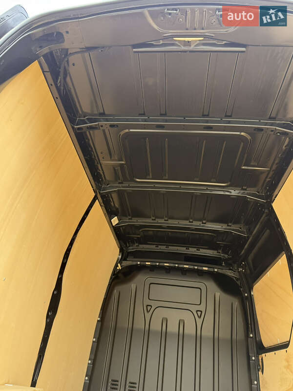 Грузовой фургон Renault Master 2022 в Киеве
