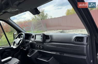 Вантажний фургон Renault Master 2022 в 