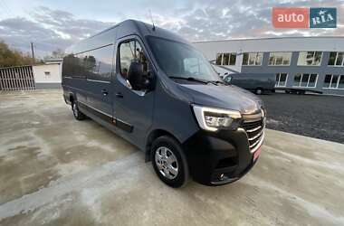 Грузовой фургон Renault Master 2023 в 