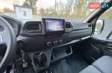 Грузовой фургон Renault Master 2023 в 