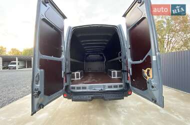 Грузовой фургон Renault Master 2023 в 
