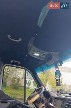 Грузовой фургон Renault Master 2012 в 