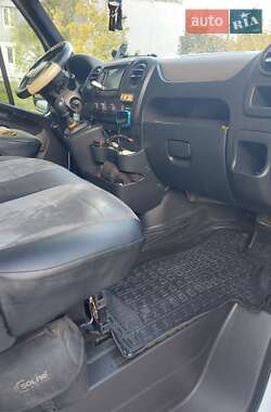 Грузовой фургон Renault Master 2012 в 