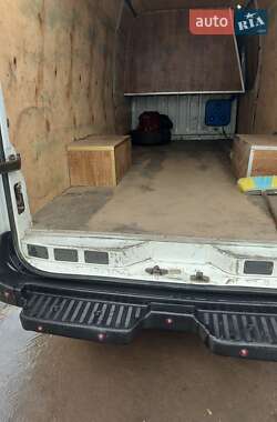 Грузовой фургон Renault Master 2012 в 