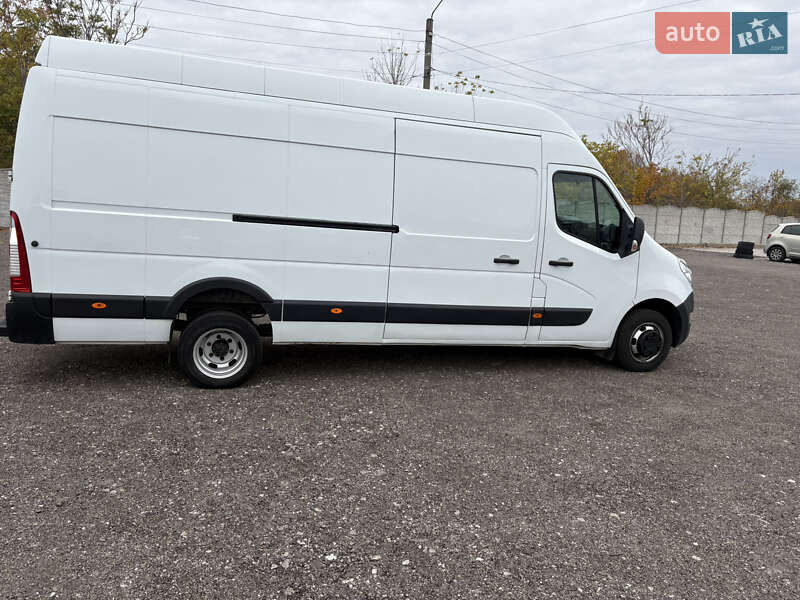Вантажний фургон Renault Master 2016 в Запоріжжі