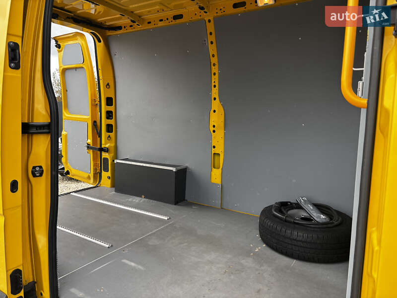 Грузовой фургон Renault Master 2020 в Львове