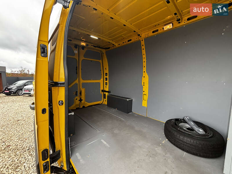 Грузовой фургон Renault Master 2020 в Львове
