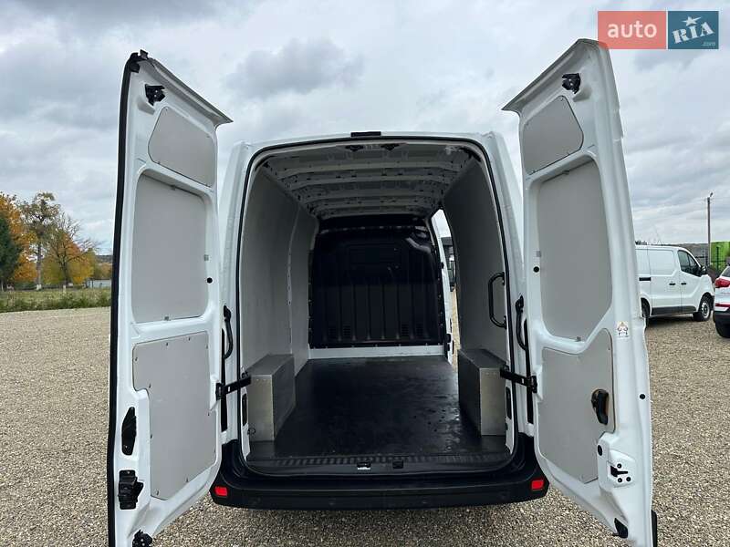 Грузовой фургон Renault Master 2022 в Дубно