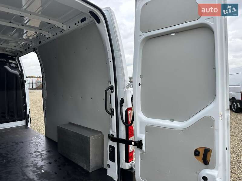 Грузовой фургон Renault Master 2022 в Дубно