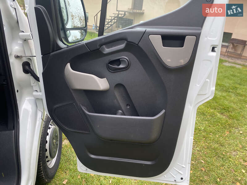 Грузовой фургон Renault Master 2018 в Дубно