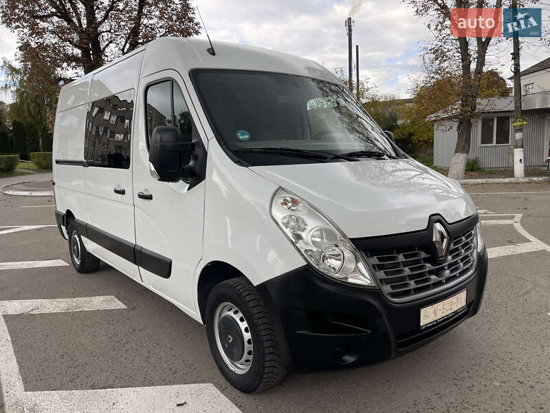 Грузовой фургон Renault Master 2015 в Радивилове