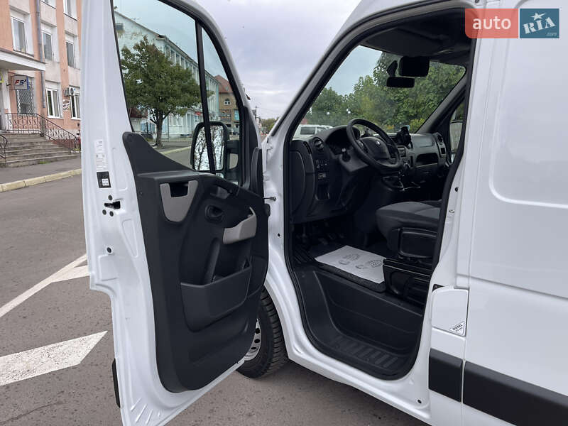 Грузовой фургон Renault Master 2015 в Радивилове