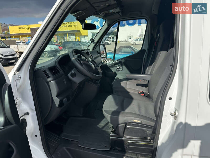 Грузопассажирский фургон Renault Master 2019 в Львове