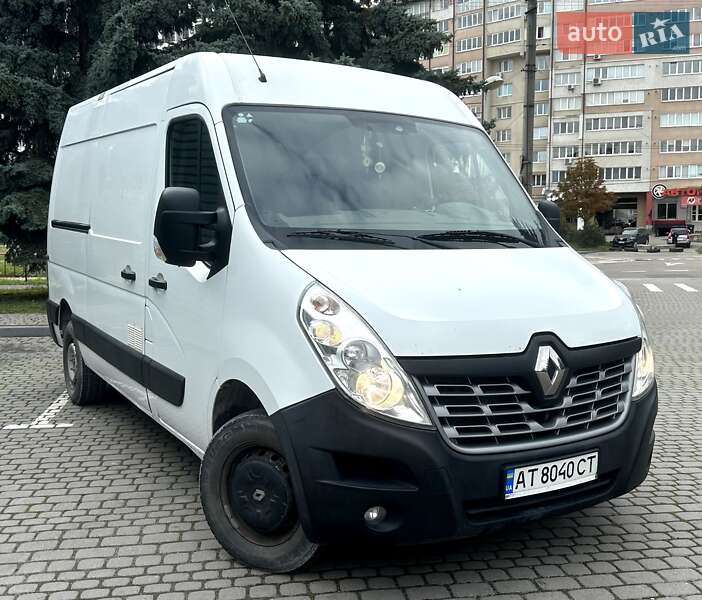 Вантажний фургон Renault Master 2016 в Івано-Франківську