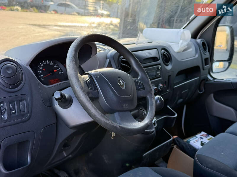 Грузовой фургон Renault Master 2016 в Миргороде