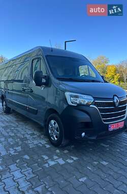 Грузовой фургон Renault Master 2023 в 