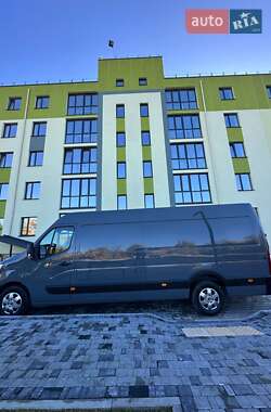 Грузовой фургон Renault Master 2023 в 