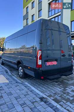 Грузовой фургон Renault Master 2023 в 