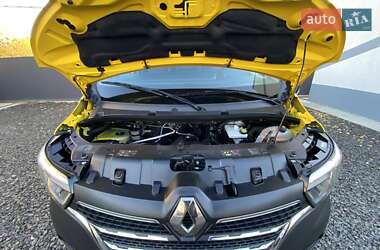 Грузовой фургон Renault Master 2022 в 