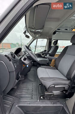 Грузопассажирский фургон Renault Master 2015 в 