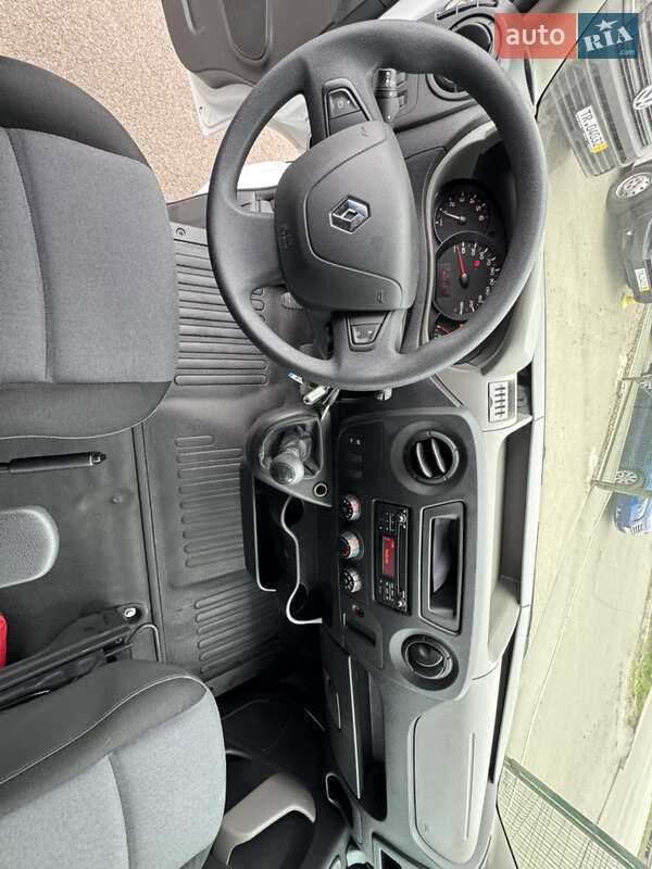Вантажопасажирський фургон Renault Master 2015 в Києві фото 17 Вантажопасажирський фургон Renault Master 2015 в Києві