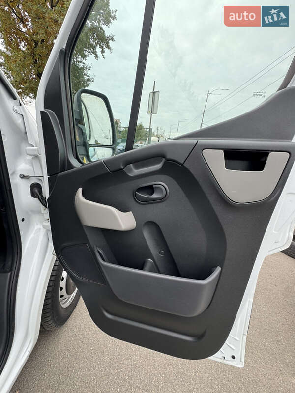 Вантажопасажирський фургон Renault Master 2015 в Києві фото 23 Вантажопасажирський фургон Renault Master 2015 в Києві
