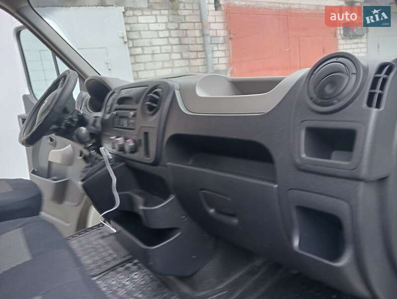 Вантажний фургон Renault Master 2017 в Києві фото 10 Вантажний фургон Renault Master 2017 в Києві