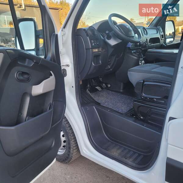 Микроавтобус Renault Master 2017 в Луцке фото 27 Микроавтобус Renault Master 2017 в Луцке