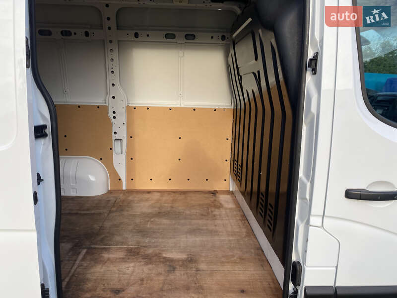 Грузовой фургон Renault Master 2018 в Дубно