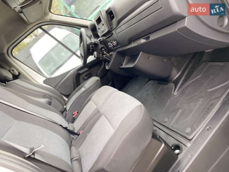 Грузовой фургон Renault Master 2021 в Хусте