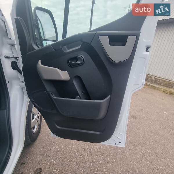 Мікроавтобус вантажний (до 3,5т) Renault Master 2018 в Бердичеві