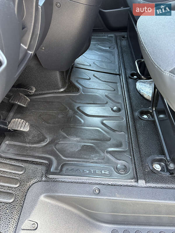 Вантажний фургон Renault Master 2016 в Рівному фото 22 Вантажний фургон Renault Master 2016 в Рівному