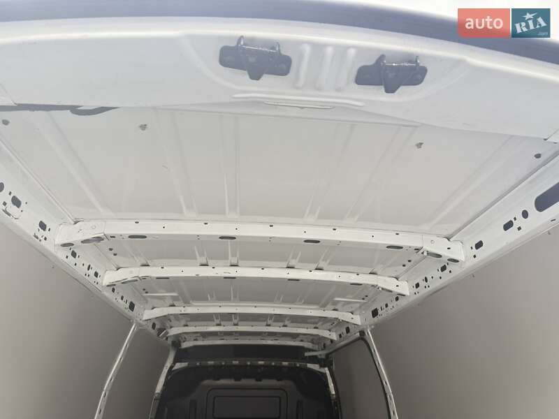 Мікроавтобус вантажний (до 3,5т) Renault Master 2022 в Луцьку