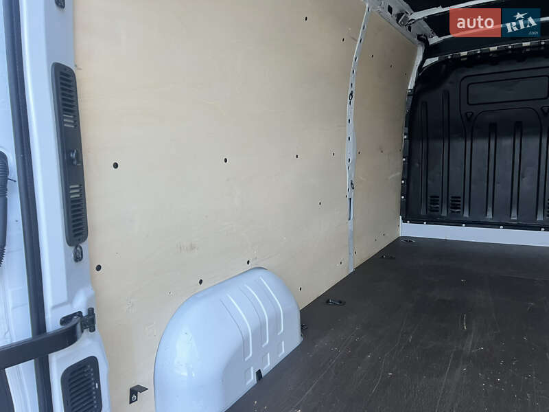 Мікроавтобус вантажний (до 3,5т) Renault Master 2022 в Бердичеві