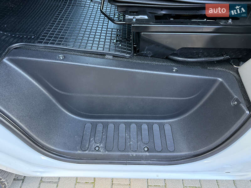 Грузовой фургон Renault Master 2023 в Дубно