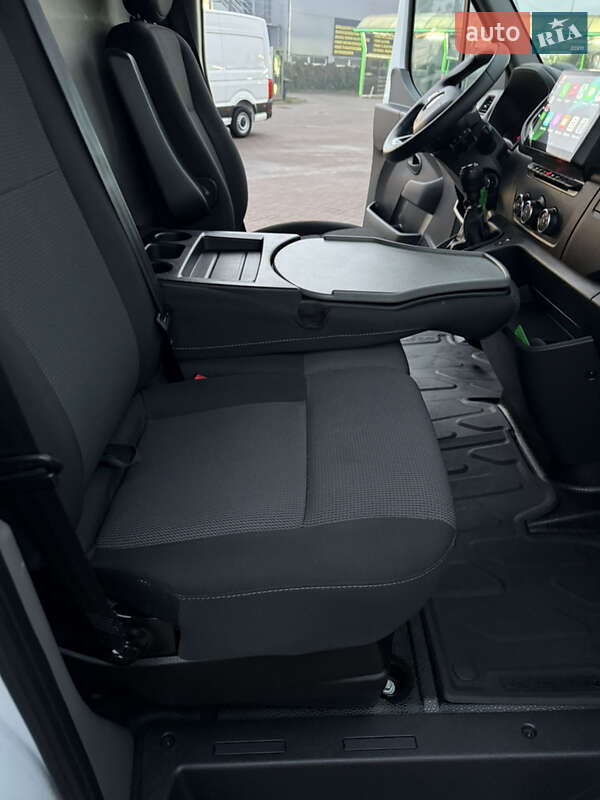 Вантажний фургон Renault Master 2022 в Києві